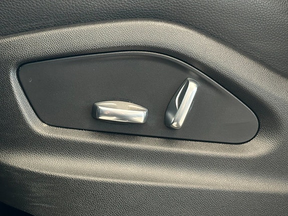 Porsche Cayenne 10 of 25