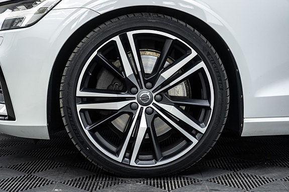 Volvo S60 3 of 5