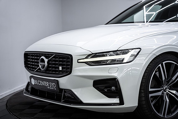 Volvo S60 2 of 5