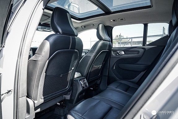 Volvo XC40 14 of 15