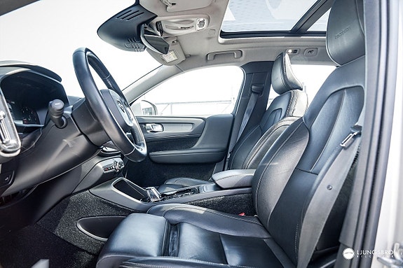 Volvo XC40 6 of 15