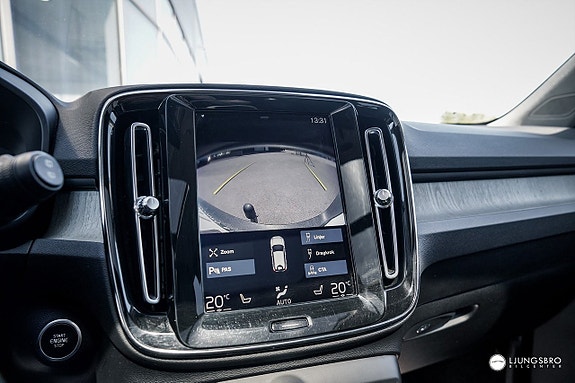 Volvo XC40 11 of 15