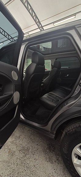 Land Rover Range Rover Evoque 9 of 17