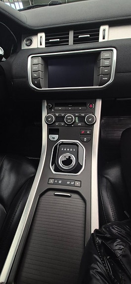 Land Rover Range Rover Evoque 12 of 17