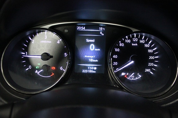 Nissan X-Trail 14 of 22