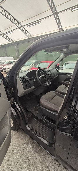 Volkswagen Transporter 7 of 10