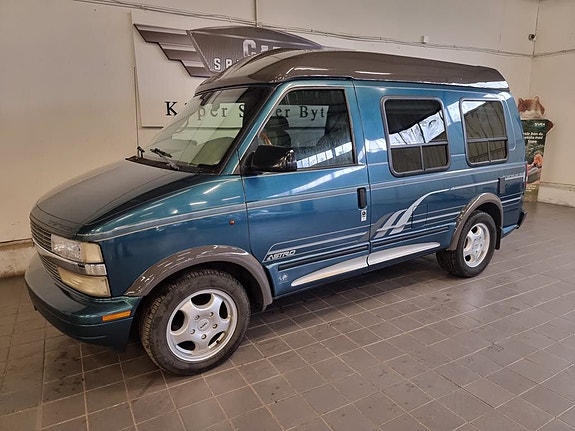 Chevrolet Astro 3 of 5