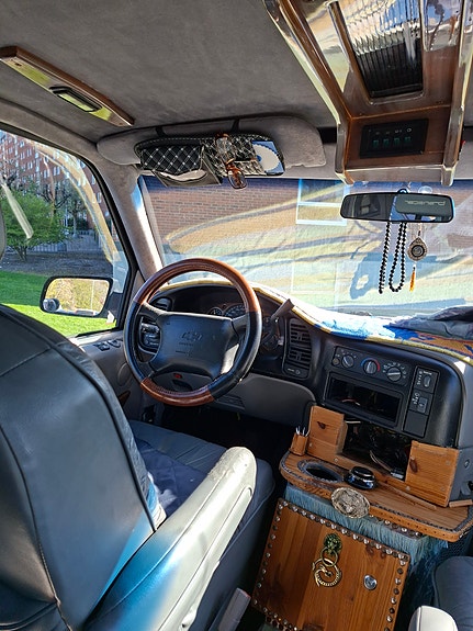 Chevrolet Astro 18 of 21