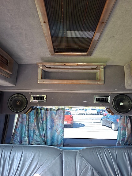 Chevrolet Astro 12 of 21