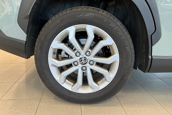 Toyota Corolla Cross 16 of 21