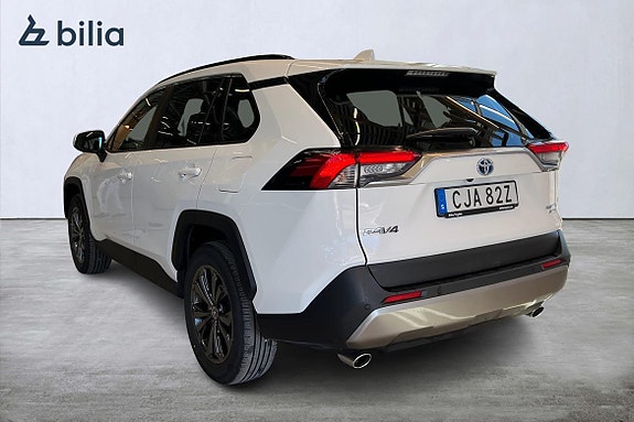 Toyota RAV4 2 of 5