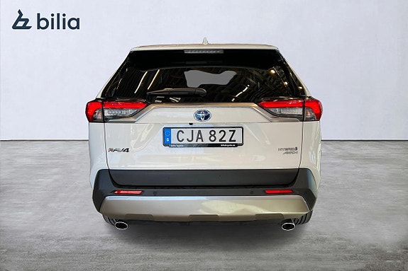 Toyota RAV4 5 of 5