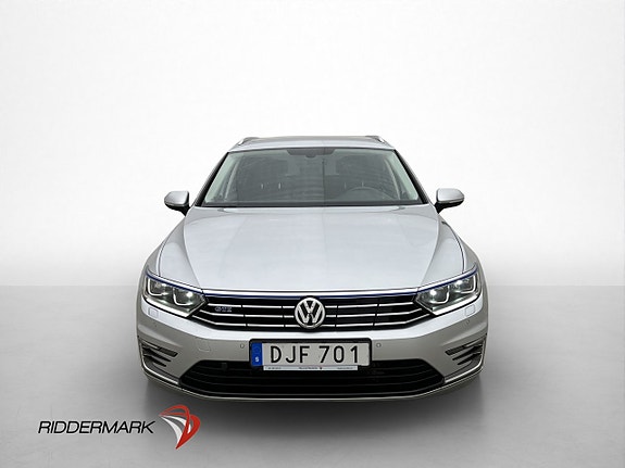 Volkswagen Passat 2 of 5
