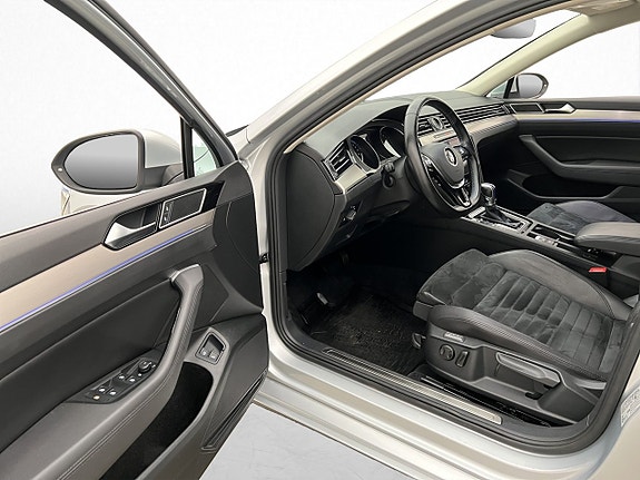 Volkswagen Passat 11 of 30