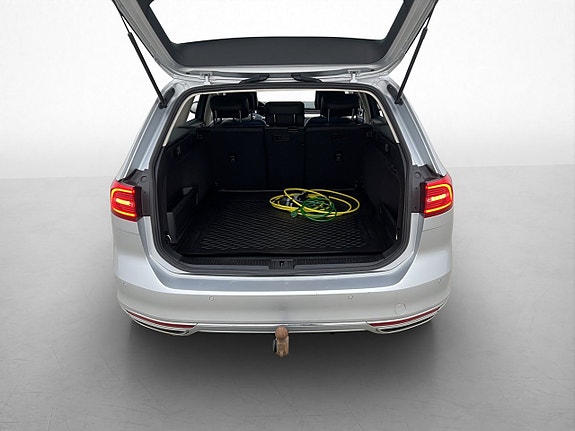 Volkswagen Passat 25 of 30