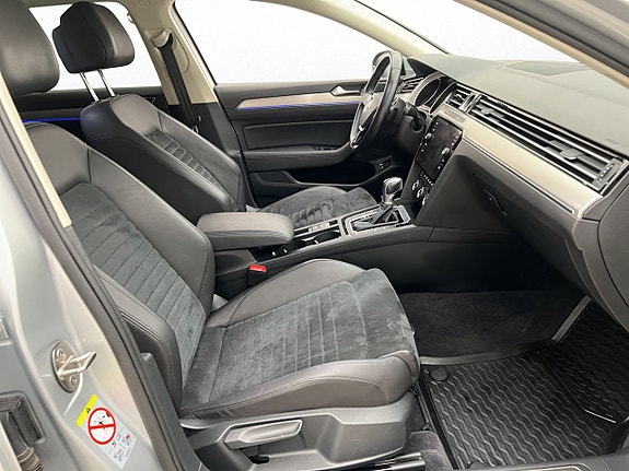 Volkswagen Passat 22 of 30