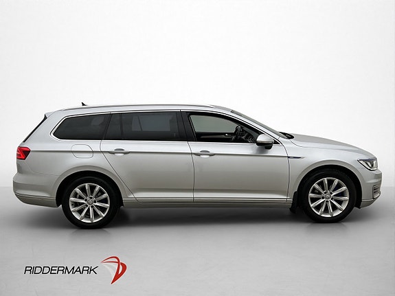 Volkswagen Passat 9 of 30