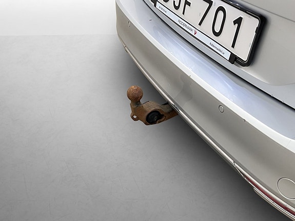 Volkswagen Passat 10 of 30