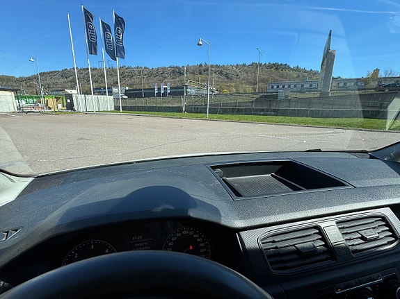 Volkswagen Caddy 4 of 5