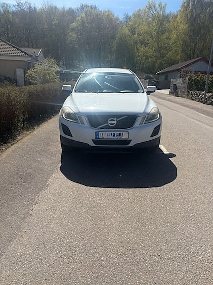 Volvo XC60 3 of 5