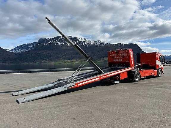 Volvo FM380 Flakbärgare med bom från Omars