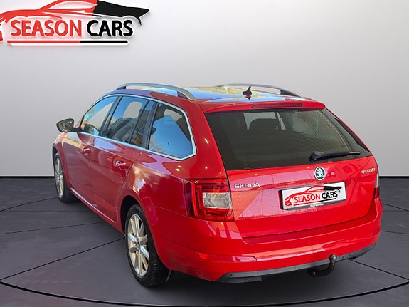 Skoda Octavia 2 of 5