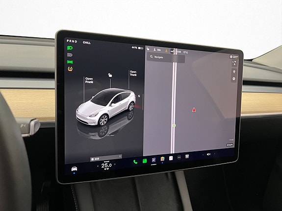 Tesla Model Y 19 of 30