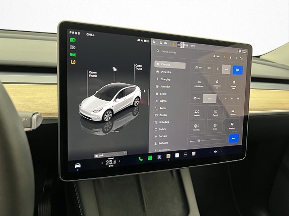 Tesla Model Y 13 of 30