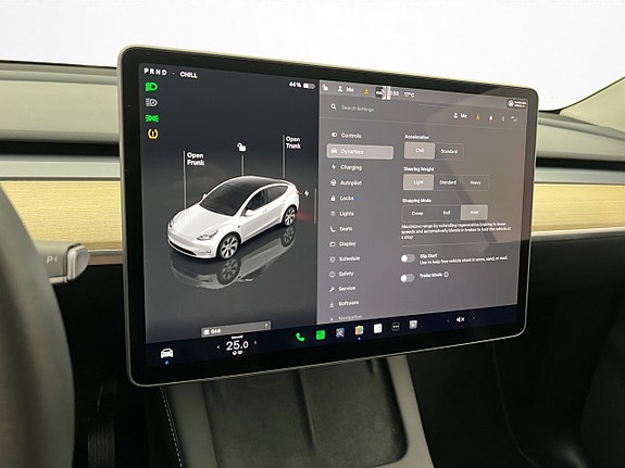 Tesla Model Y 14 of 30