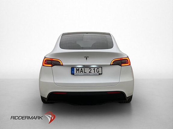 Tesla Model Y 8 of 30
