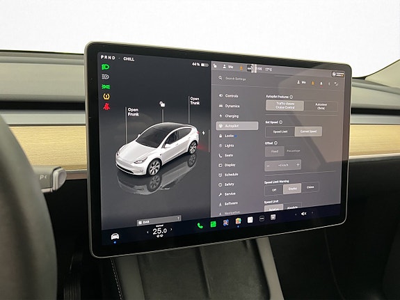 Tesla Model Y 15 of 30
