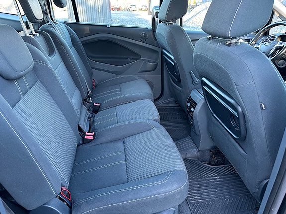 Ford Grand C-MAX 9 of 12