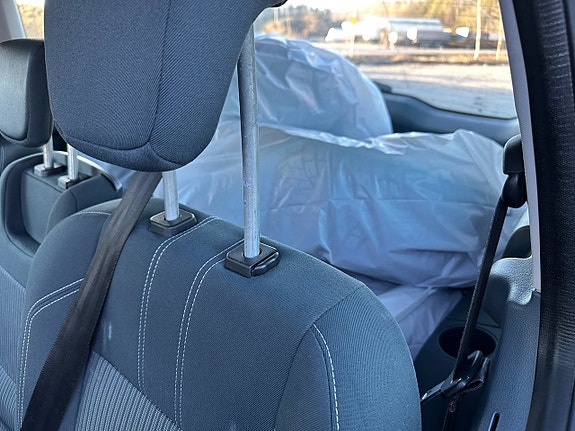 Ford Grand C-MAX 8 of 12