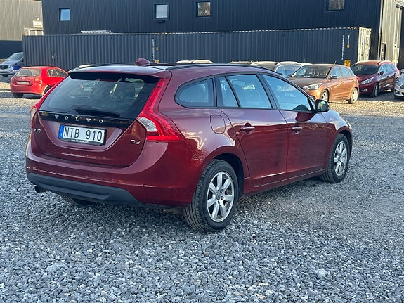 Volvo V60 3 of 5