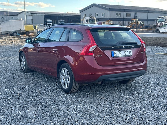 Volvo V60 4 of 5