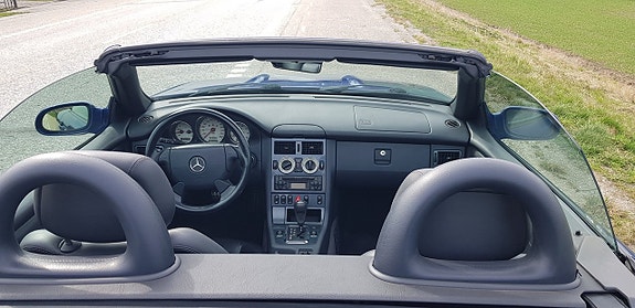 Mercedes-Benz SLK230 4 of 5