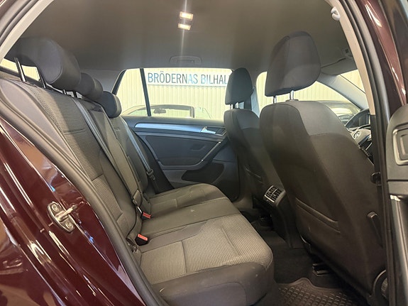 Volkswagen Golf VII 14 of 15
