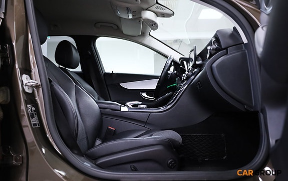 Mercedes-Benz C180 13 of 19