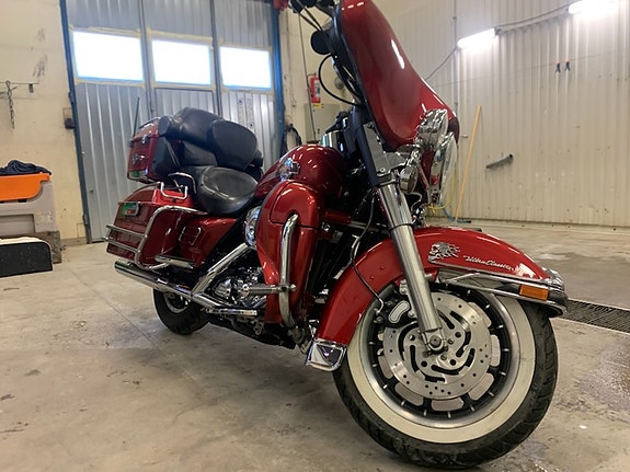 Harley-Davidson Electra Glide Ultra Classic 4 of 5