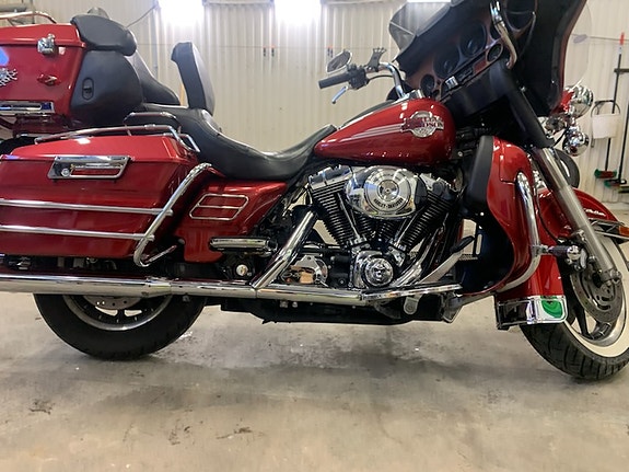 Harley-Davidson Electra Glide Ultra Classic 3 of 5