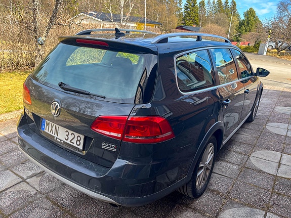 Volkswagen Passat Alltrack 4 of 5