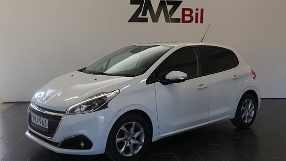Peugeot 208 2 of 21