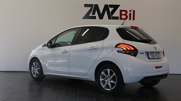 Peugeot 208 4 of 21