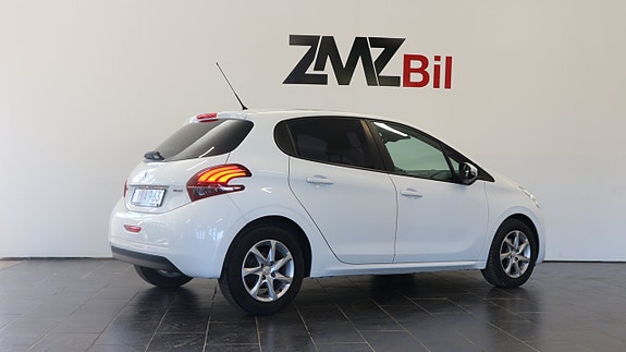 Peugeot 208 5 of 21