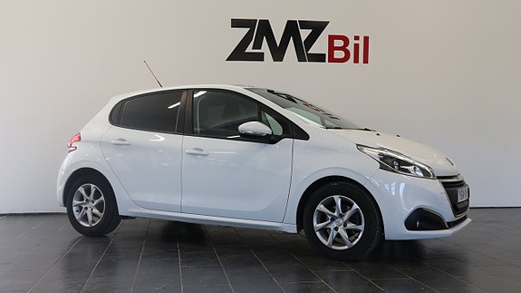 Peugeot 208 3 of 21