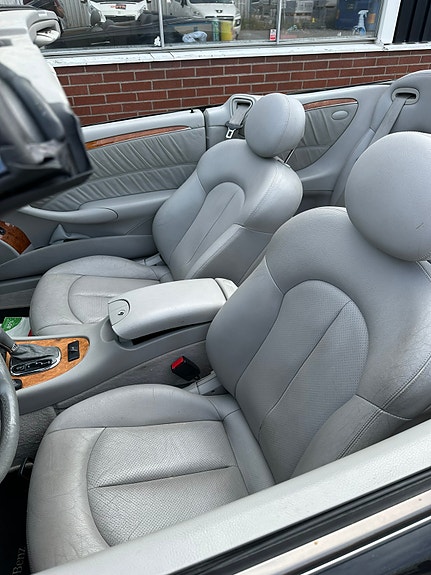 Mercedes-Benz CLK240 5 of 5