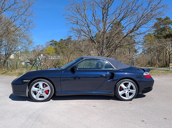 Porsche 911 Turbo 2 of 5