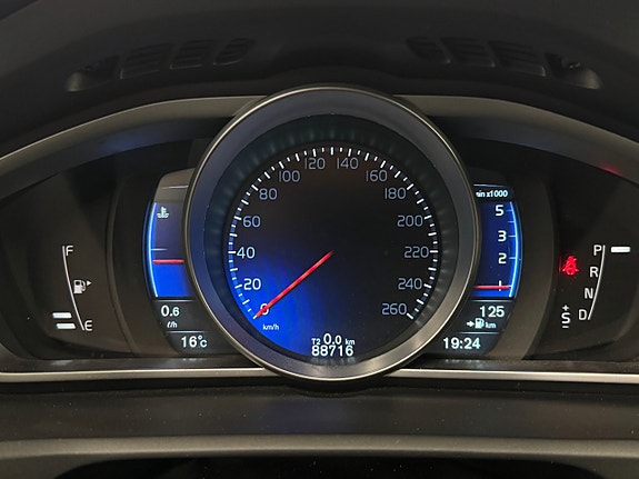 Volvo V40 9 of 20