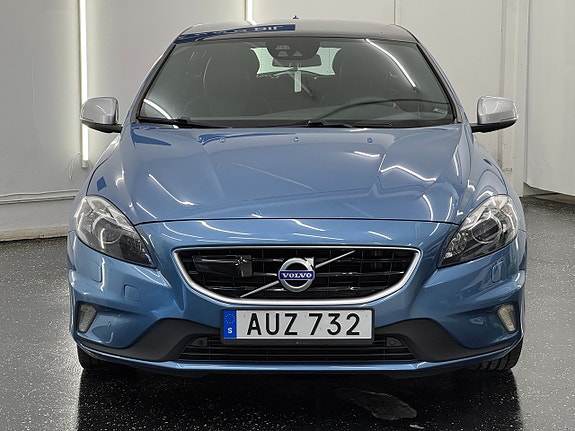 Volvo V40 2 of 20