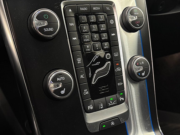 Volvo V40 11 of 20